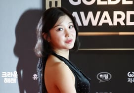 [Photo] Cho Ye-eun said, "Where is the rental car?'