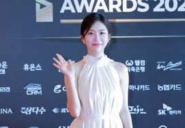 [Chụp ảnh] Jung Soo Bin biến hình rực rỡ của Rookie