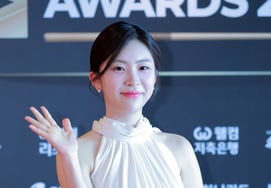 [Chụp ảnh] Jung Soo Bin: 'Vua tân binh rực rỡ'