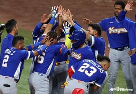 Venezuela đã ăn sạch sushi → pizza → hamburger! Đánh bại cả Nhật Bản và Mỹ để lần đầu tiên leo lên vị trí dẫn đầu WBC [Đánh giá tại hiện trường Miami]