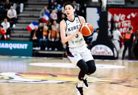 'Cuộc chiến với hạng 3 thế giới' Hàn Quốc đã chiến đấu rất tốt "Thu hoạch lớn trước World Cup bóng rổ"... Bùng nổ 5 điểm 3 điểm Kang Lee Seul đang hoạt động sôi nổi."