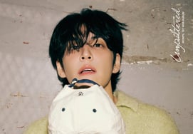 被关在"爱情病房"的DAY6元弼公开个人回归主题照片