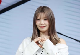 莱顿西·夏恩的'可爱手Heart' [★照片]