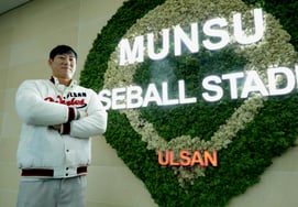 [человек.] 43-летний ветеран "Романтического бейсбола" объявил о подписании неожиданного контракта! Кризис выхода на пенсию → Мы продолжим нашу текущую жизнь "Спасибо за еще одну возможность подняться на гору"