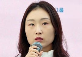 "12次搬家，母亲驾驶25万公里"短道速滑选手崔敏静隐退心情 [有知识竞赛]