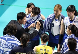 [Photo] Director Kang Sung Hyung's "Calmly"