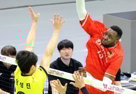 [相片儿] "高空安打！'  韦农