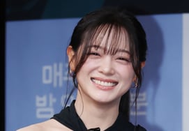 Following Kim Se-jung and I.O.I's Jeong Chae-yeon, the BH Entertainment strand.."Checking inside" [Official]