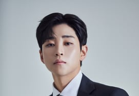 DinDin tái ngộ cùng Kim Joon Hyun trong tranh cãi phớt lờ fan hâm mộ"Chúng mình đã trở lại Hàn Quốc sau 5 năm." [chính thức]