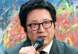 "怀疑的视线""成为画家"的朴信阳，对22岁"准牙科医生"女儿的爱 [玉门儿]