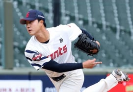 «У меня был лучший мяч в Корее» ERA 12.00, 1-ое номинация Лотте «Почему?» трясется, даже если у меня есть 160 км Кансеокгу. Похвала за главного тренера