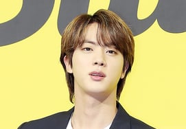 ジン、BTSの完全体カムバック・光化門公演でスターランキング男性アイドル3位まで