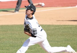 [Photo] Super Rookie Park Jihoon's Harsh Declaration Ceremony