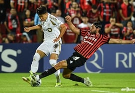 "Đây là lần đầu tiên Sony tức giận đến như vậy" Son Heung Min cũng ngạc nhiên trước sự tức giận của The Sun. Trận 1 và 2 'FIFAOL' 25 lần 'đáng để bùng nổ'