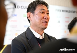 日本队主教练兴奋地表示，"只有与欧洲最强的英格兰队交手，才能进行真正的热身赛。" "胜利在握"的出师表