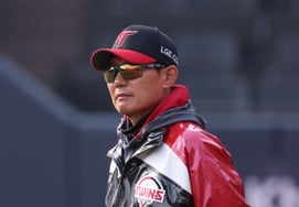 "Lee Dae-ho - Kim Tae-kyun's swing is wrong, I should imitate it" Yum Liang, "I'm hitting hitters who only imitate ML"... He emphasized "your own swing."