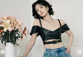 Song Hye Kyo khoe cơ bắp cuồn cuộn