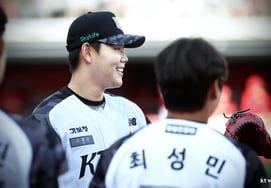 "So Hyung Jun rơi nước mắt..." Đạo diễn Lee Kang Chul cũng cảm thán trước 'Hiệu ứng WBC' → KKKK [hiện trường Suwon]