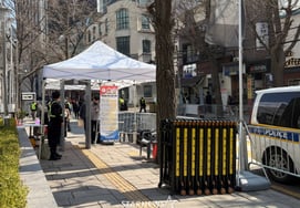 「危険な物はありますか？"..BTSが光化門広場で身体検査を受けた結果 [スター現場]