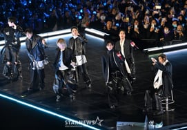 "3 năm tưởng tượng vô số lần".BTS comeback live với 'SWIM' lịch sử thuộc về 40.000 ARMY tại Gwanghwamun và 190 quốc gia [sự tổng hợp]