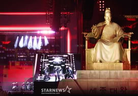 «Звонок не останавливается» - реакция АРМИ по всему миру на выступление BTS в Кванхвамуне [K-EYES]