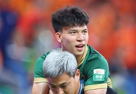 "中国杨敏赫"历代级足球天才登场→"这么快"人性争议爆发"我为什么? 不消回答"... 中国愤怒的洗礼