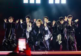 [hình ảnh] Fancam hiện trường concert tại Gwanghwamun của BTS: 'Lần đầu tiên công bố'