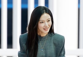 Kim Jiwon's "Sweet Greetings." [★ Photo]