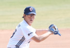 [Photo] Lee Byung-hun's "Sniper's Eyes"