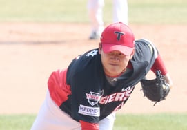 [Фото] Ким Си Хун 'Fireballer'