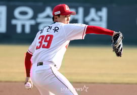 [SSG một lần] Kim Gun Woo bắt đầu trận đấu của Kium với 'Cuộc diễu hành không để mất điểm trong 2 hiệp'