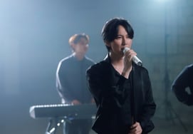 金南佶，唱歌了。突然发表新曲'正在向你走去'