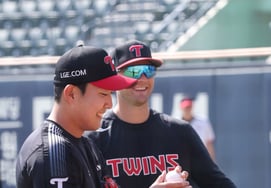 [相片儿] 孙周永"获得一个变化球"