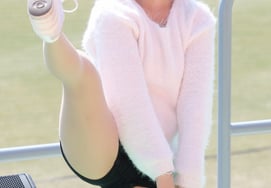 [Chụp ảnh] Park Yeeun 'High Kick lạnh lùng'