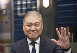 权日龙，坚实的刑警架势 [★照片]