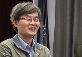 Кинокритик Им Чжэ Чхоль умер во время лечения.65 лет.