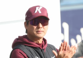 [Chụp ảnh] Đạo diễn Seol Jong Jin: 'Không thể bỏ qua tràng pháo tay của hải cẩu được'