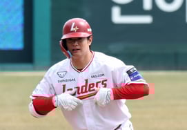 [相片儿] 金在奂取得"第四回合平分2垒打"