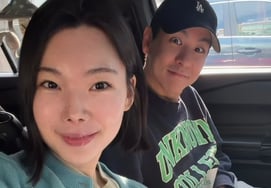 『ユン·ナムギ♥』イ·ダウン、-8度の高度近視で緑内障と診断 「視力を失う可能性も…」"