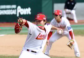 [Chụp ảnh] Park Si Hoo xuất hiện sau Lee Woon ở đầu hiệp 8