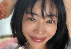 Lee Hye Young hồi phục sau ca phẫu thuật ung thư phổiCho dù mặt có sưng phồng lên thì cũng 'Tươi tắn'