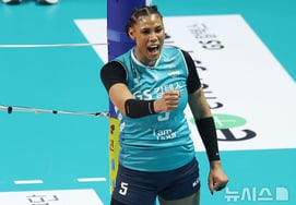 『私を止めるのか』シルバが突き抜けた 「42点の猛攻」GSカルテックス、興国生命を破りPO進出··· 5年ぶりの春バレーボールの熱狂「ヒュンダイ、出てこい！」" [チャンチュン現場レビュー]