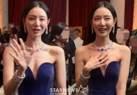 金智媛露出惊人"瘦骨嶙峋"体型的晚礼服姿态 [Star Issue]