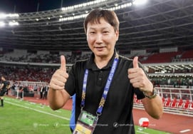 キム·サンシク監督、ベトナム全体のインフルエンサーの中で影響力2位→スポーツを超えて『国民的英雄』に登場