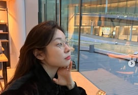 『高ウリム♥』キム·ヨナ、素顔に眼鏡まで..可愛い日常