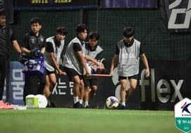 "不会放弃。' 12个月诊断"受冲击受伤"的文志焕，为复出付出了"汗水"