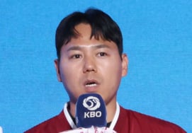 [Chụp ảnh] Ha Young Min: 'Không thể từ bỏ màu tóc nuôi dưỡng'