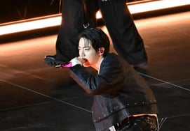 Tiếp nối BTS Jin và Gwanghwamun, Star Ranking cũng bị phá vỡ男Hạng 3 Idol