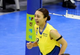 [相片儿] 贾斯蒂斯:"欢呼得分"