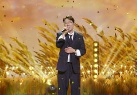 「論争から4年ぶりに復帰」イ・フイジェ、ステージ上の姿が捉えられる..「時が過ぎれば」熱唱 [不朽の名曲]